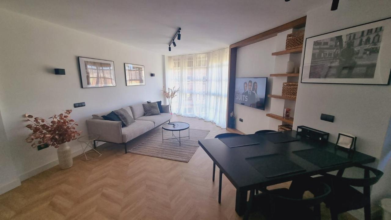 Luxe Appartement In Het Centrum Van Malaga Met Gratis Parkeerplek! Buitenkant foto
